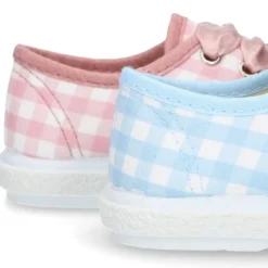 Zapatilla o Bamba niños en lona con CUADROS y lazo.