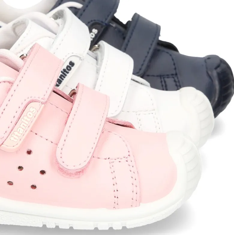 Zapatilla o Deportiva niños sin cordones, con puntera y talonera reforzadas en piel lavable.