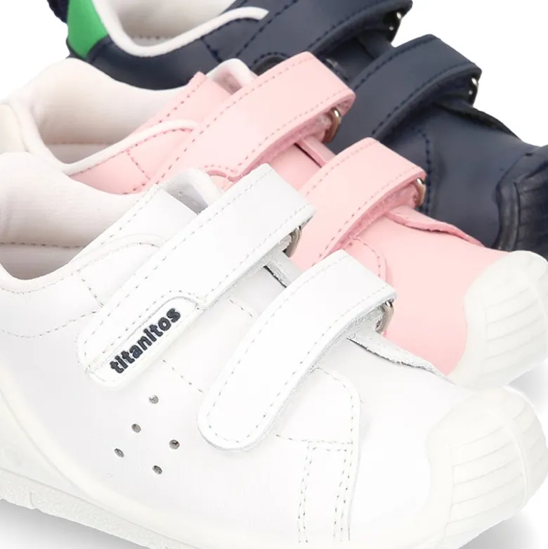 Zapatilla o Deportiva niños sin cordones, con puntera y talonera reforzadas en piel lavable.