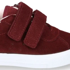 Zapatilla o Tenis niños OKAA con doble cierre adherente en piel serraje.