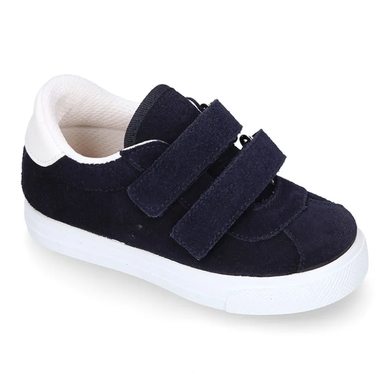 Zapatilla o Tenis niños OKAA con doble cierre adherente en piel serraje.