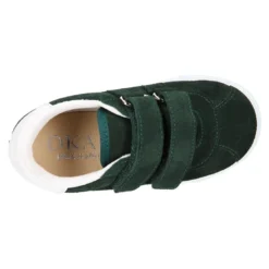 Zapatilla o Tenis niños OKAA con doble cierre adherente en piel serraje.