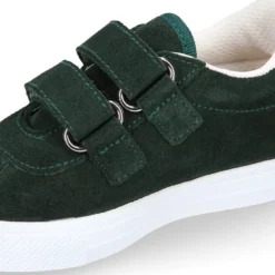 Zapatilla o Tenis niños OKAA con doble cierre adherente en piel serraje.