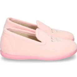 Zapatillas de casa niña en lana rosa con bordado corona plata.
