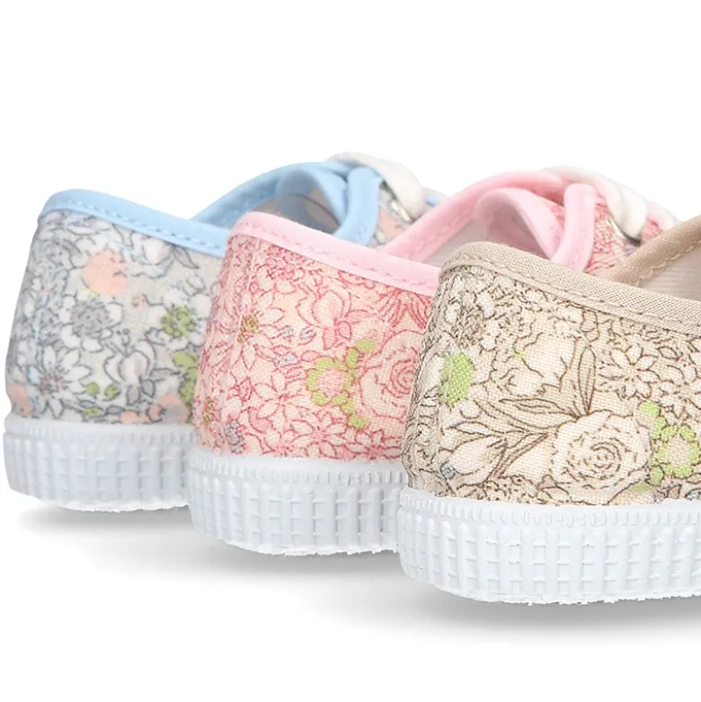Zapatilla tipo Bamba con cordones en lona algodón con FLORES pasteles.