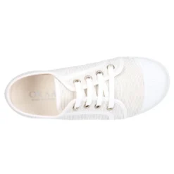 Zapatilla tipo bamba con cordones y puntera en lona mil rayas.