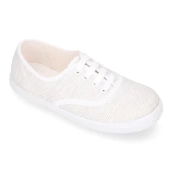 Zapatilla tipo bamba con cordones en lona mil rayas.