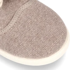 Zapatilla tipo BAMBA con fuelle y cordones en lona efecto lavado.
