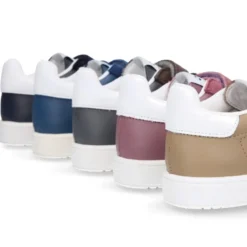Zapatilla tipo Tenis niños sin cordones en piel napa combinada con piel serraje.
