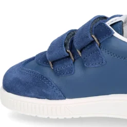 Zapatilla tipo Tenis niños sin cordones en piel napa combinada con piel serraje.