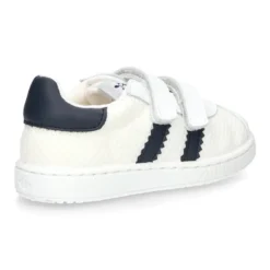 Zapatilla VERANO sin cordones y con rayas laterales en piel lavable combinada con lona rejilla.