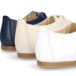 Zapatito Blucher niño primavera para peques con cordones en piel lisa suave.