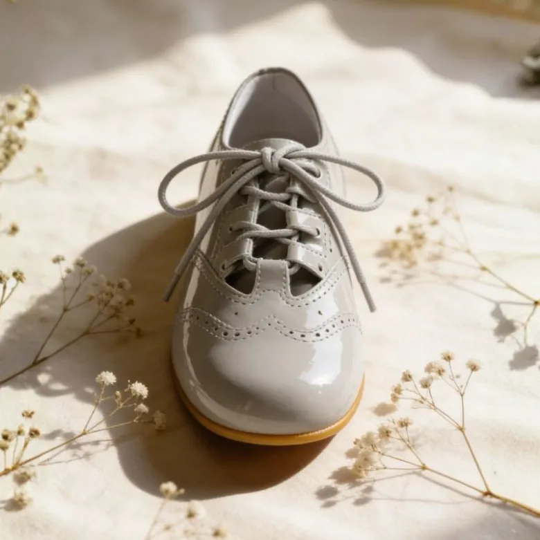 Zapatito de piel charol tipo inglesito niños con cordones – Colección ceremonia
