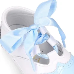 Zapatito inglesito bebé lazos en piel charol.