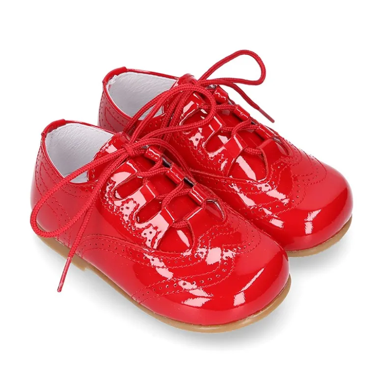 Zapatito inglés en piel charol ROJO.