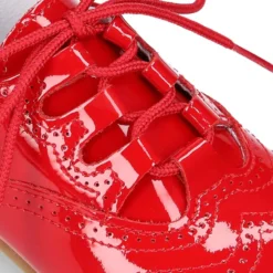 Zapatito inglés en piel charol ROJO.