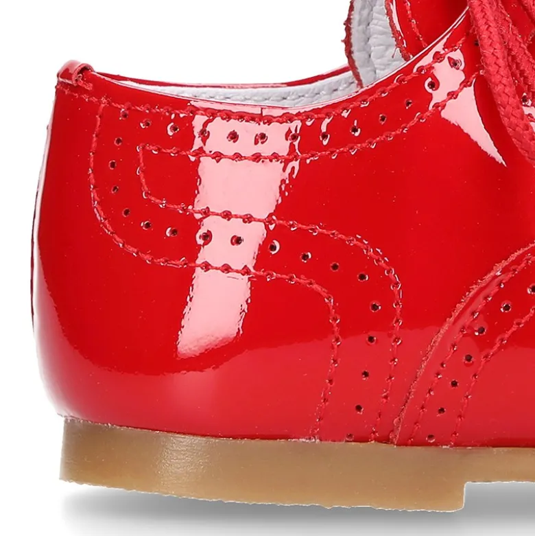 Zapatito inglés en piel charol ROJO.