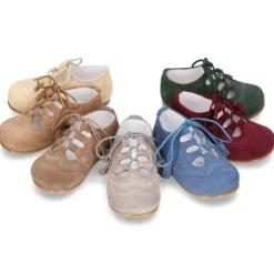 Zapatito inglés niños sin lengüeta en piel serraje.