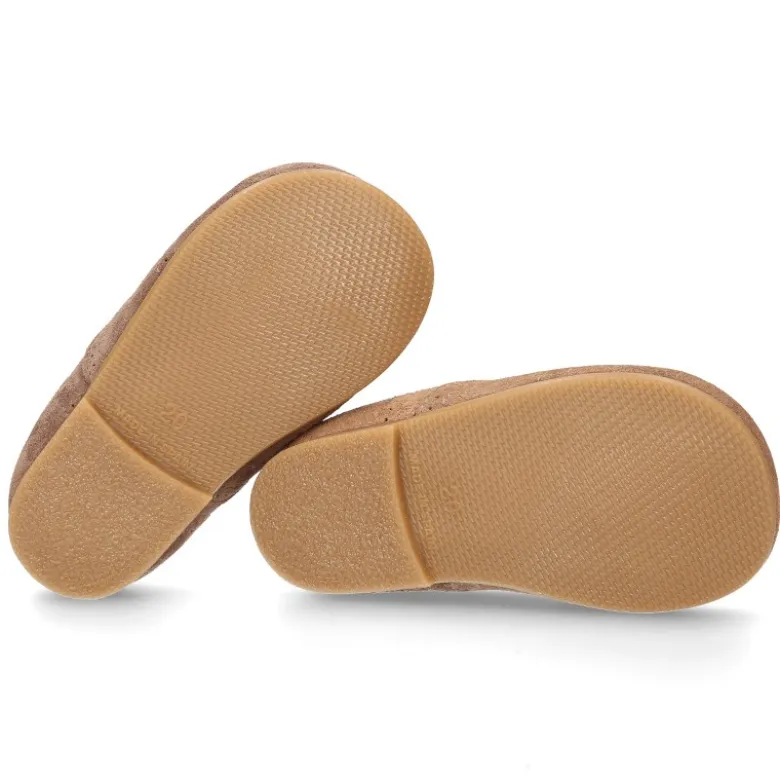 Zapatito inglés niños sin lengüeta en piel serraje.