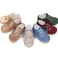 Zapatito inglés niños sin lengüeta en piel serraje.