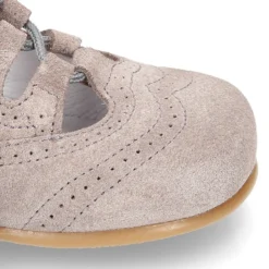 Zapatito inglés niños sin lengüeta en piel serraje.