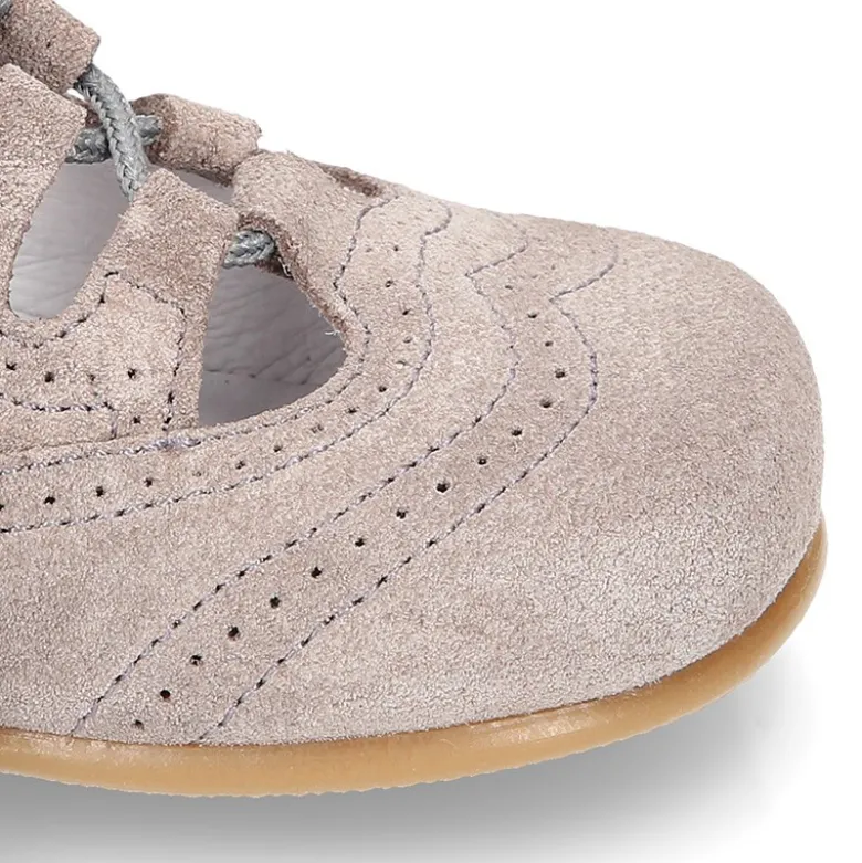 Zapatito inglés niños sin lengüeta en piel serraje.