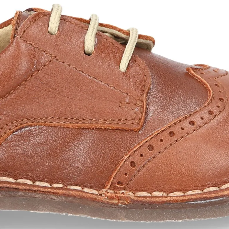 Zapatito Niño tipo blucher con picados en piel EXTRA SUAVE.