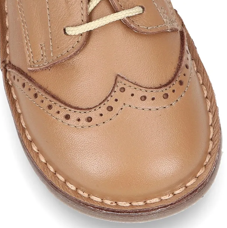 Zapatito Niño tipo blucher con picados en piel EXTRA SUAVE.