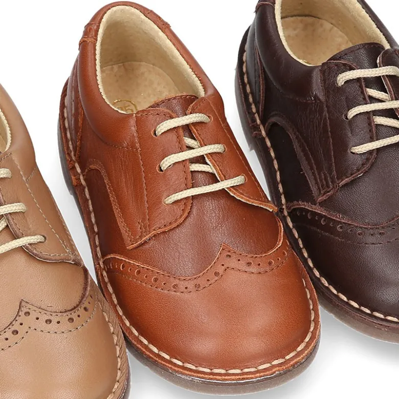 Zapatito Niño tipo blucher con picados en piel EXTRA SUAVE.
