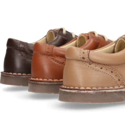 Zapatito Niño tipo blucher con picados en piel EXTRA SUAVE.