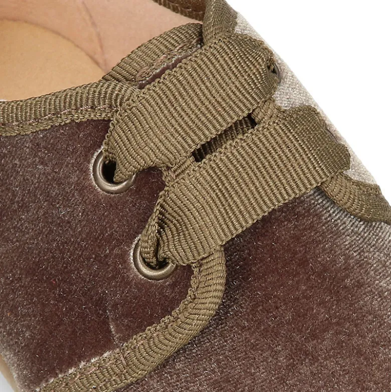 Zapatito niño tipo Blucher en terciopelo de MODA.