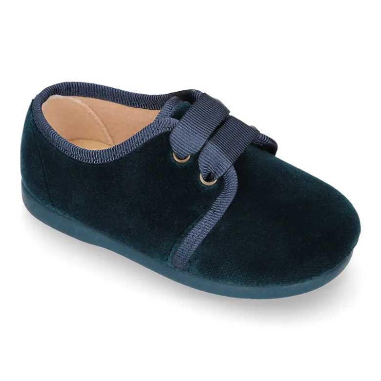 Zapatito niño tipo Blucher en terciopelo de MODA.
