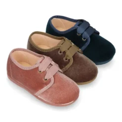 Zapatito niño tipo Blucher en terciopelo de MODA.
