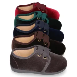 Zapatito niño tipo Blucher en terciopelo.