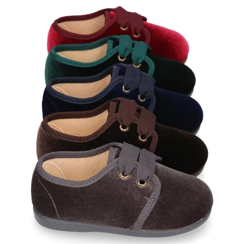 Zapatito niño tipo Blucher en terciopelo.