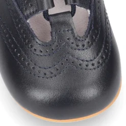 Zapatito niño tipo INGLÉS estilizado sin lengüeta en piel.