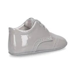 Zapatito tipo Blucher bebé niño en piel charol.