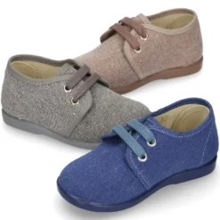 Zapatito tipo Blucher con cordones en lona efecto lavado.