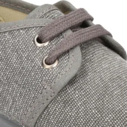 Zapatito tipo Blucher con cordones en lona efecto lavado.