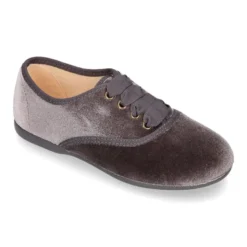 Zapatito tipo Blucher en terciopelo con lazos para mayores.