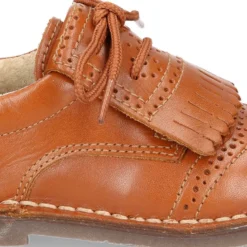Zapatito tipo blucher niños con lengüeta con flecos y picados en piel VINTAGE.