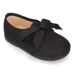 Zapatito tipo Blucher niños con lazos y picados en Serratex.