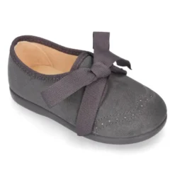 Zapatito tipo Blucher niños con lazos y picados en Serratex.