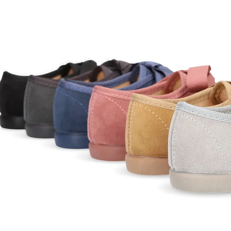 Zapatito tipo Blucher niños con lazos y picados en Serratex.