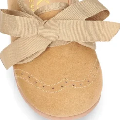 Zapatito tipo Blucher niños con lazos y picados en Serratex.