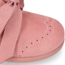 Zapatito tipo Blucher niños con lazos y picados en Serratex.