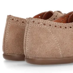 Zapatito tipo Blucher Niños en piel serraje con PICADOS.
