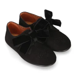Zapatito tipo Blucher Niños en piel serraje en color NEGRO y LAZO.