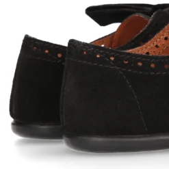 Zapatito tipo Blucher Niños en piel serraje en color NEGRO y LAZO.