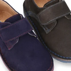 Zapatito tipo BLUCHER niño sin cordones en piel serraje.